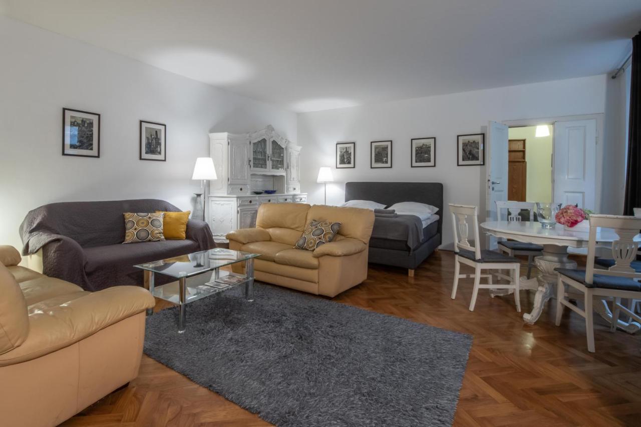 Carolinum Appartamento Praga